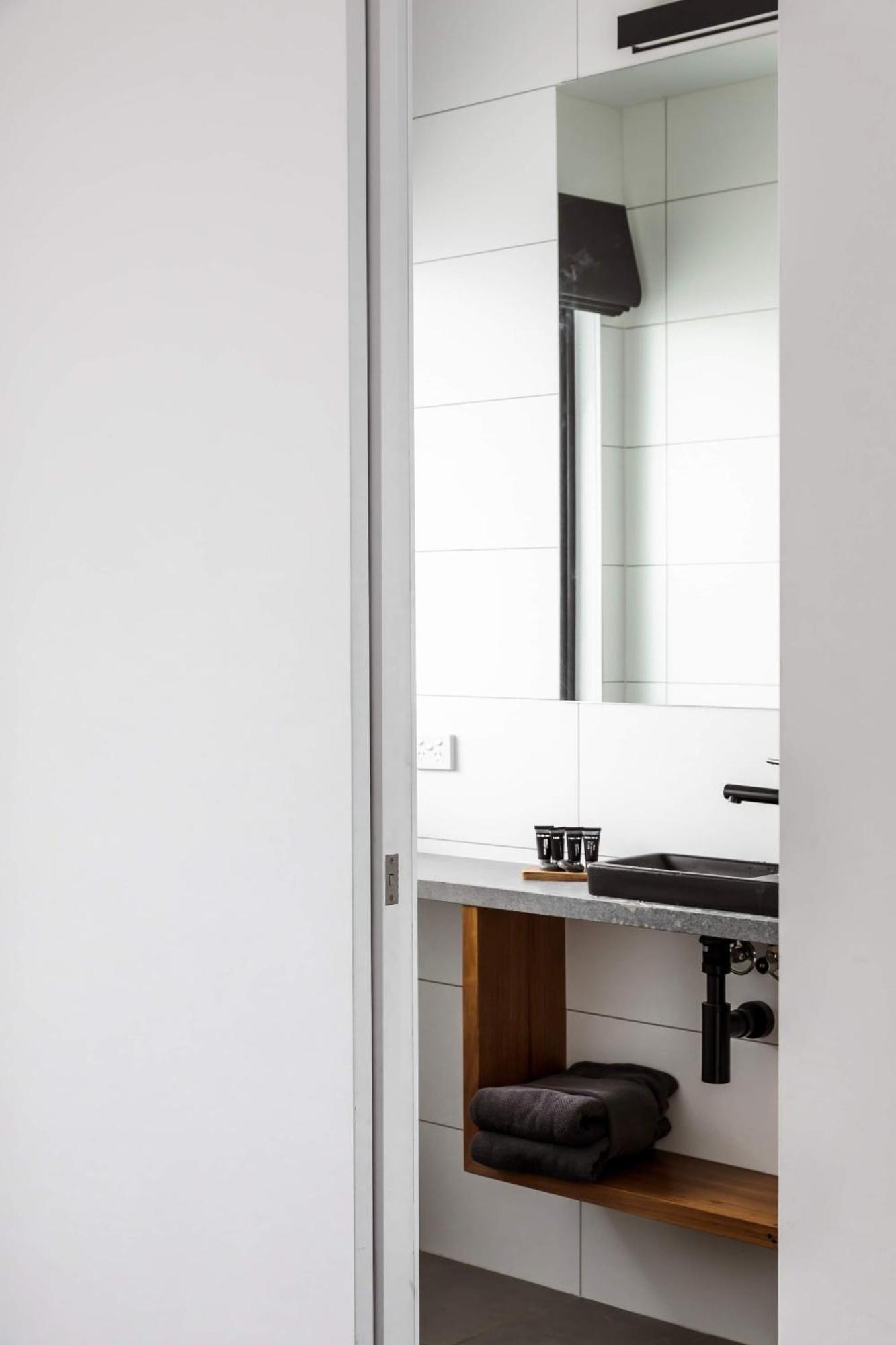 Timber Door Luxury Accommodation 절롱 외부 사진